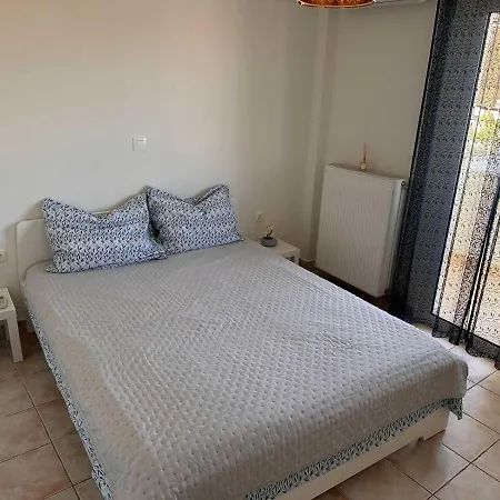 Vergian Apartment Agioi Theodoroi (Corinthia)