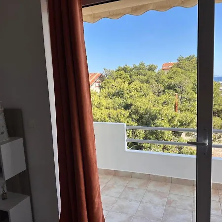 Vergian Apartment Agioi Theodoroi (Corinthia)